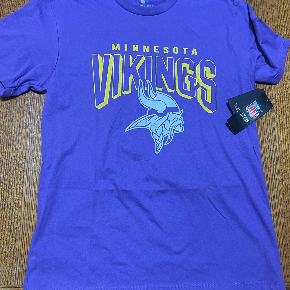 NWT‎ NFL Minnesota Vikings T-shirt